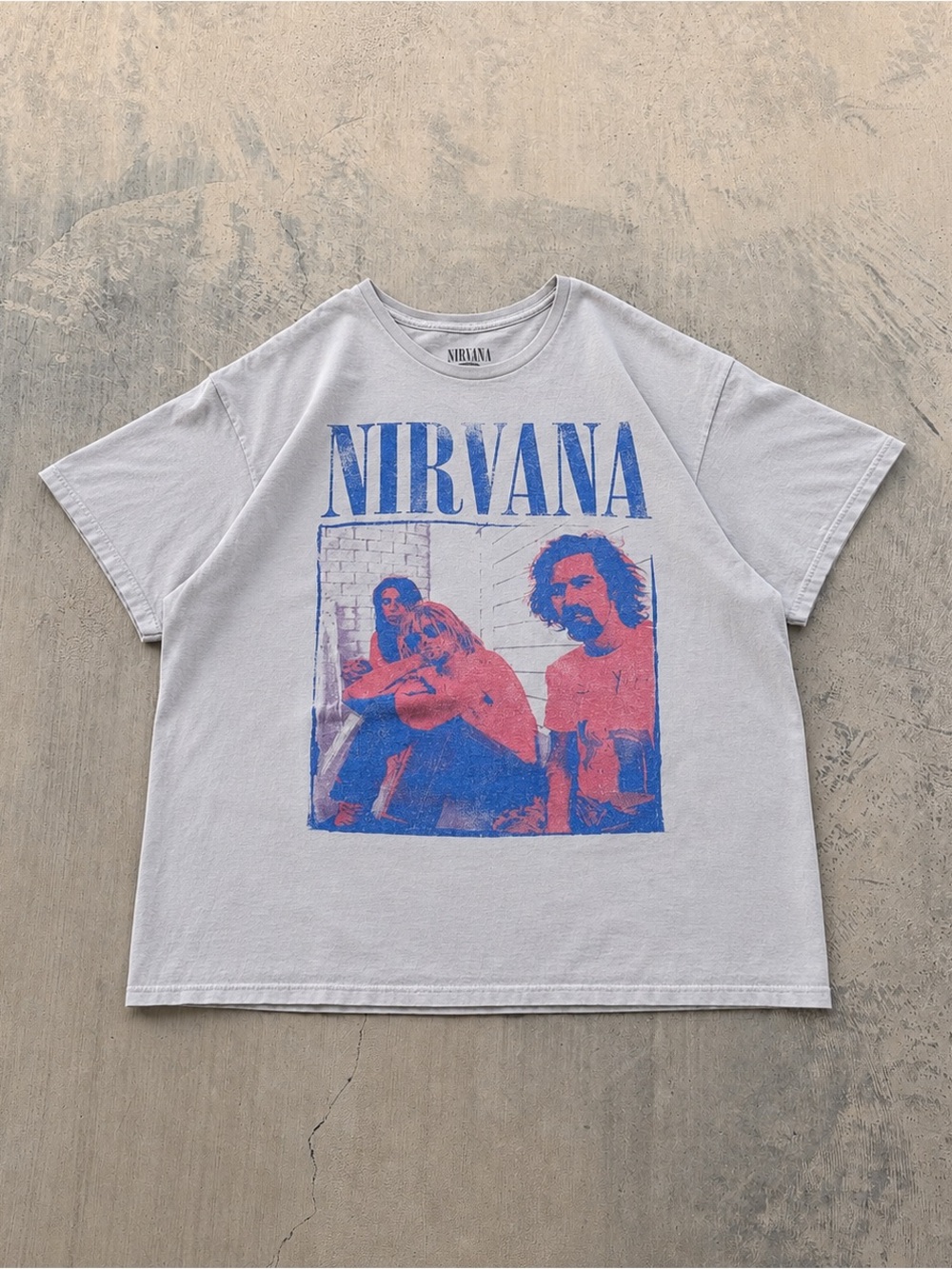 Y2K NIRVANA Curt Corbain Short Sleeve Tee in Light tan with Blue & Red Graphic L